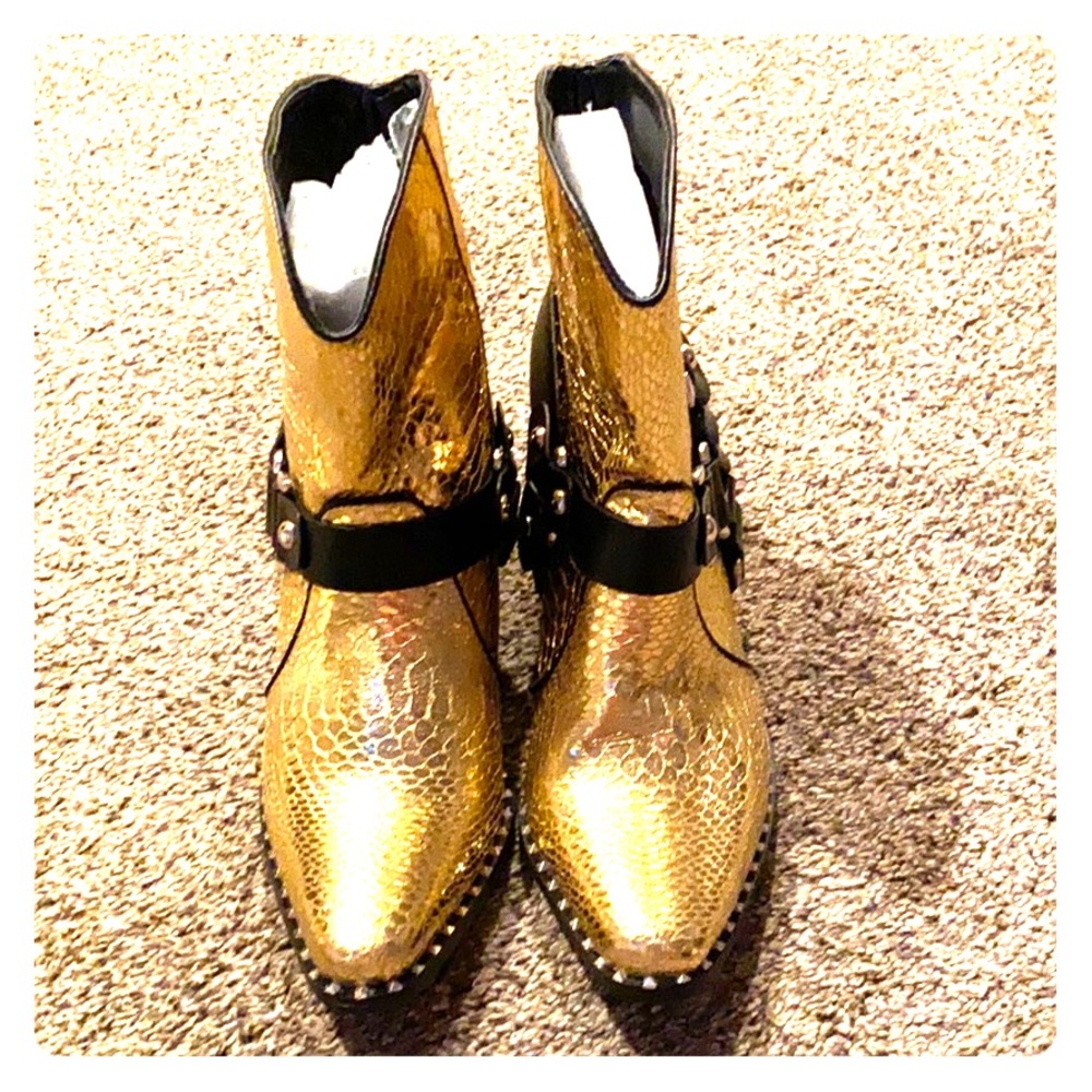 Cape robbin cow boy boots sz 8